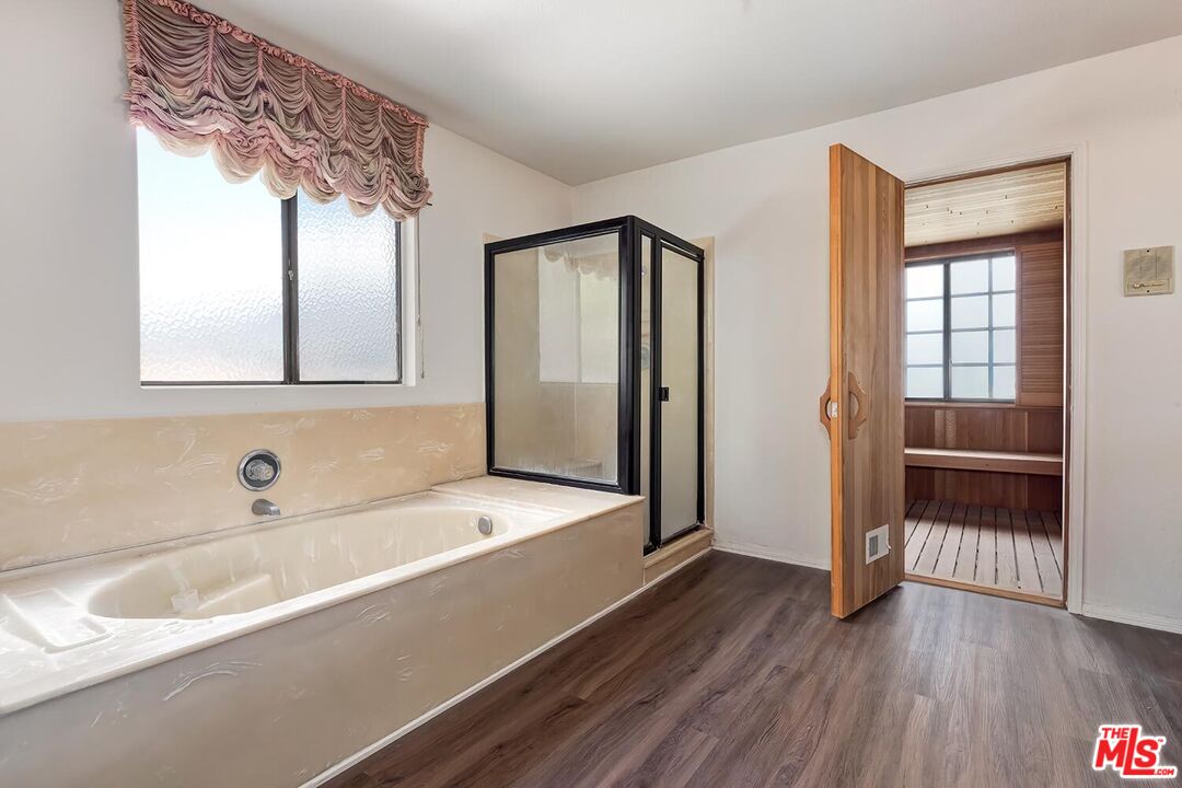 3417 Oakmont View Dr