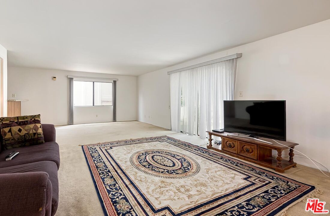 3417 Oakmont View Dr