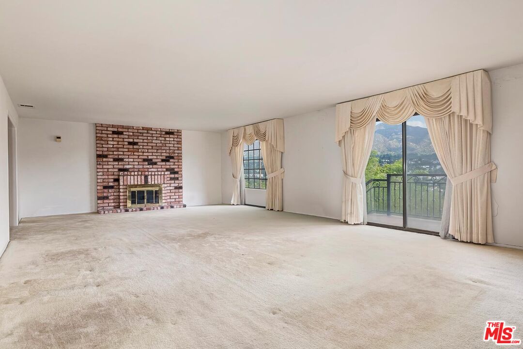 3417 Oakmont View Dr
