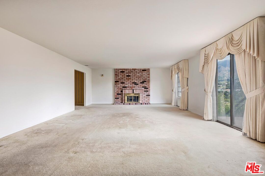 3417 Oakmont View Dr