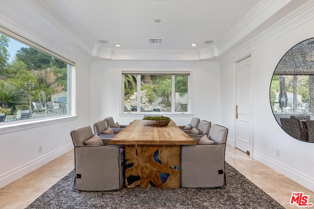 732 Saint Katherine Dr