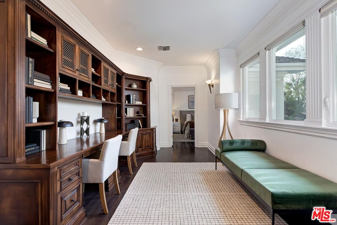 732 Saint Katherine Dr