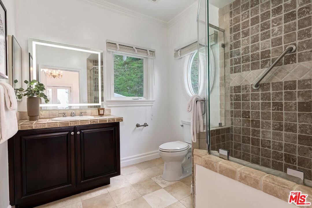 732 Saint Katherine Dr