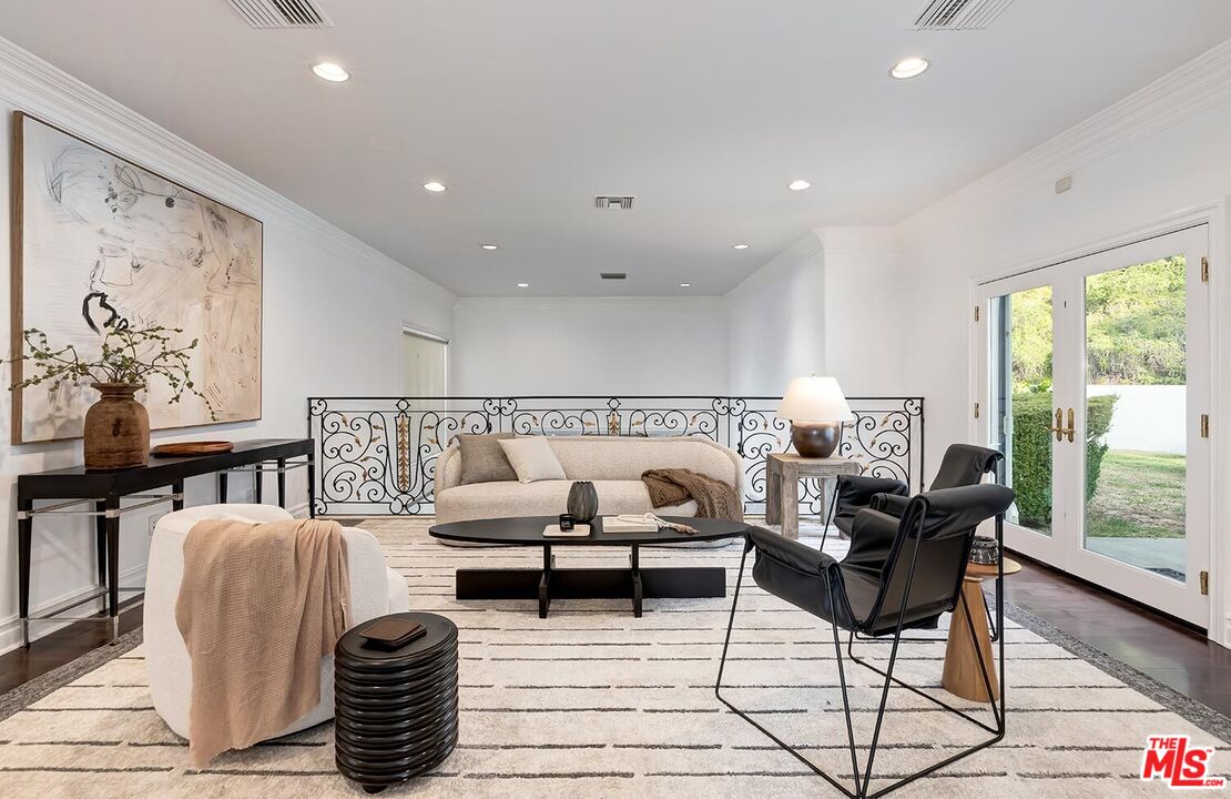 732 Saint Katherine Dr