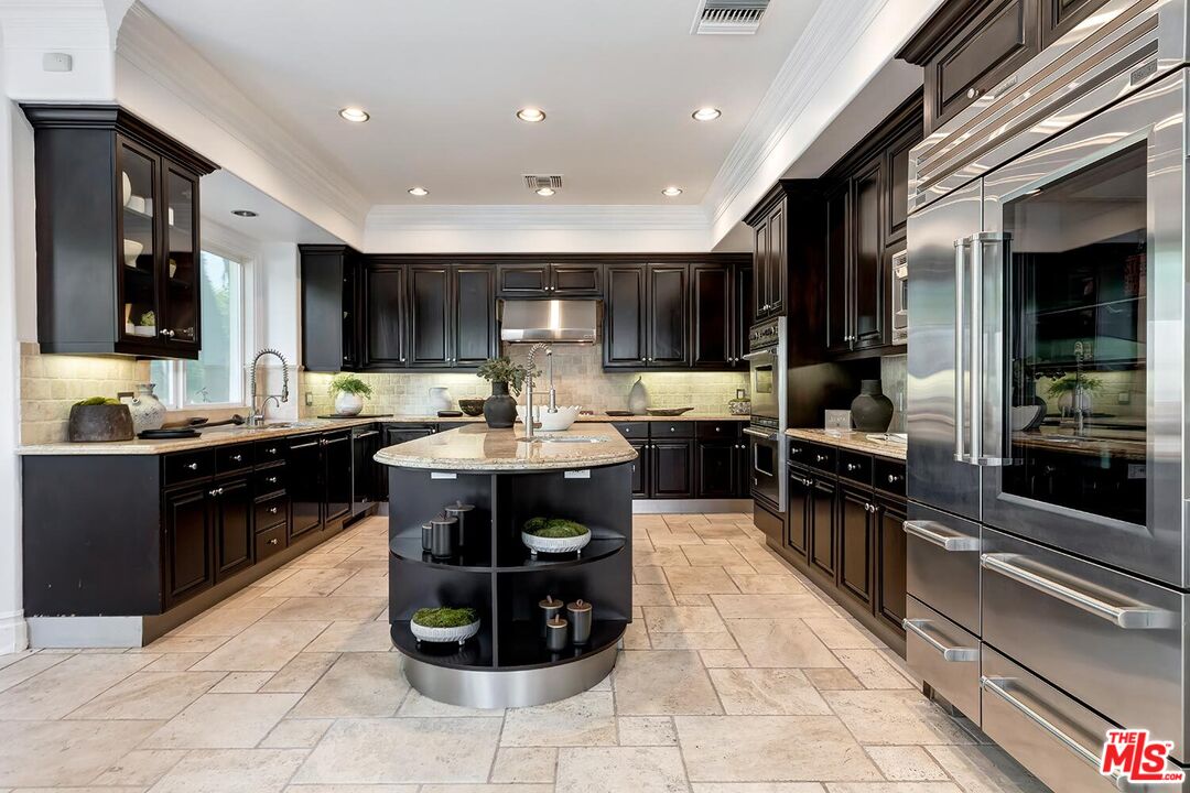 732 Saint Katherine Dr