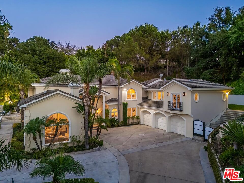 732 Saint Katherine Dr