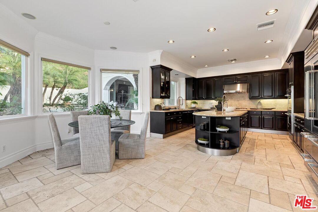 732 Saint Katherine Dr