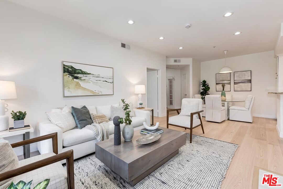 1522 S Saltair Ave Unit: 101