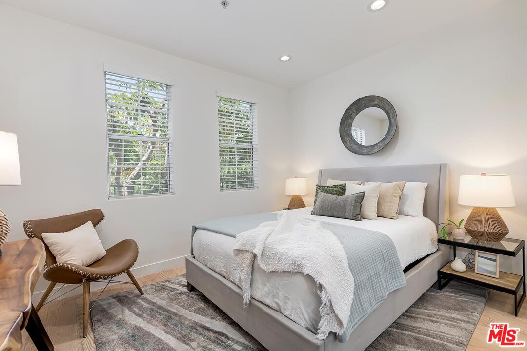 1522 S Saltair Ave Unit: 101