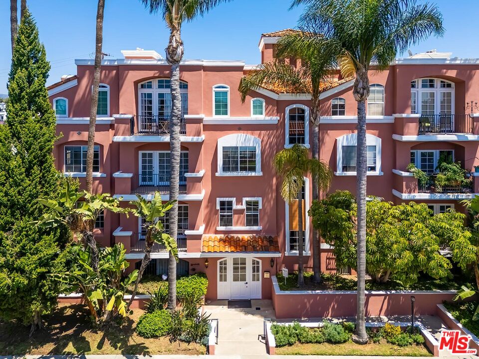 1522 S Saltair Ave Unit: 101