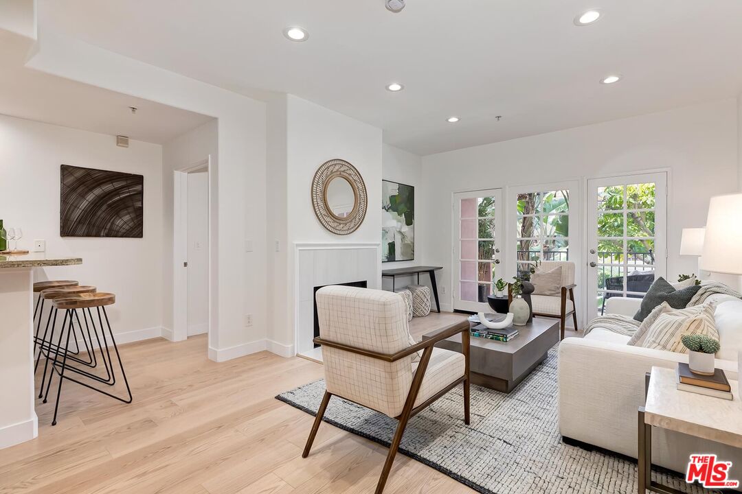 1522 S Saltair Ave Unit: 101