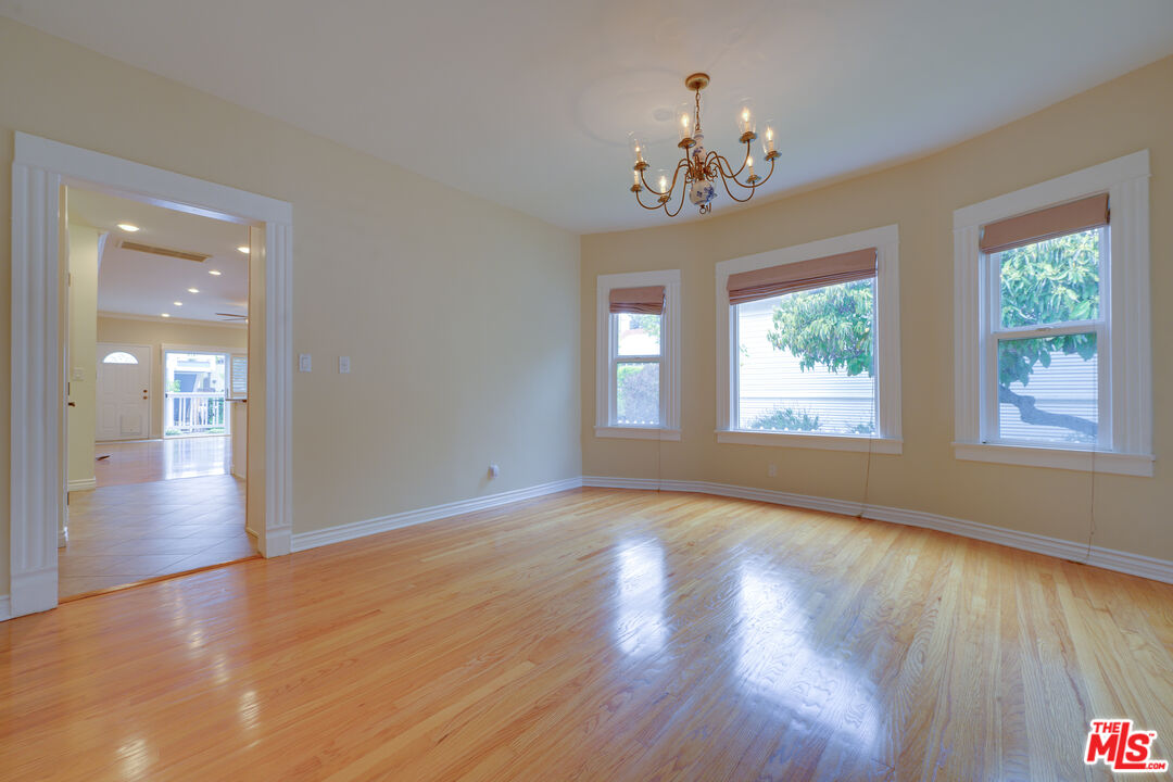 1328 10th St