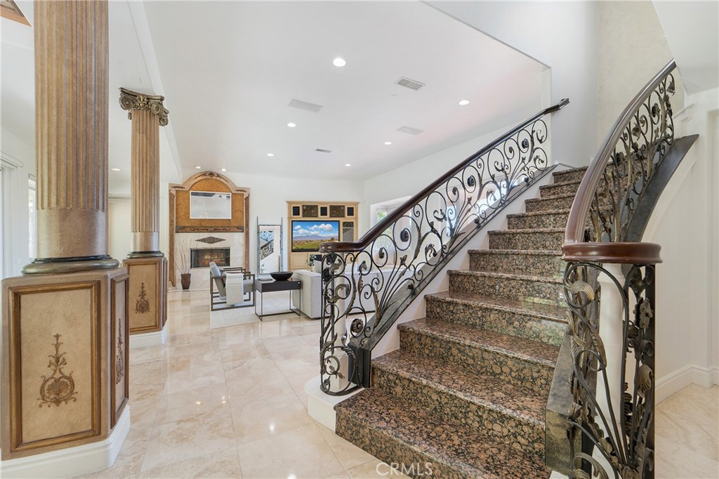 4235 E Cerro Villa Drive