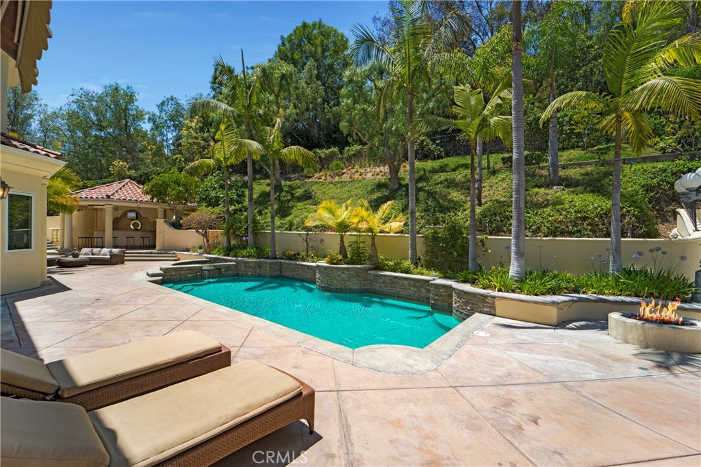 4235 E Cerro Villa Drive