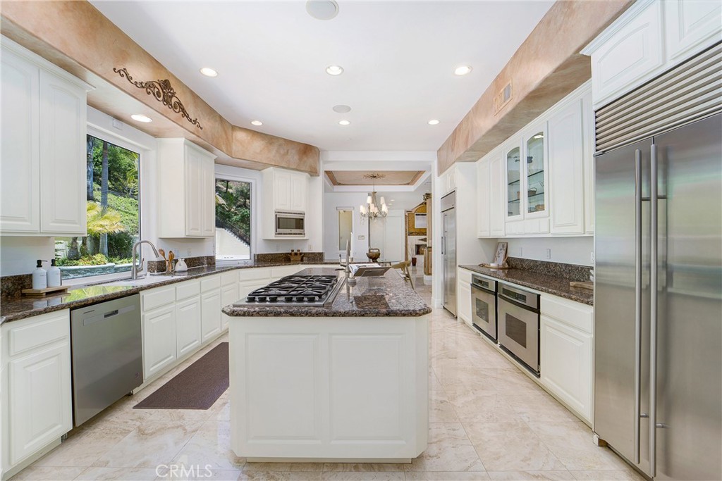 4235 E Cerro Villa Drive