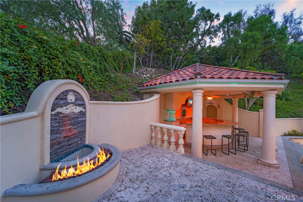 4235 E Cerro Villa Drive
