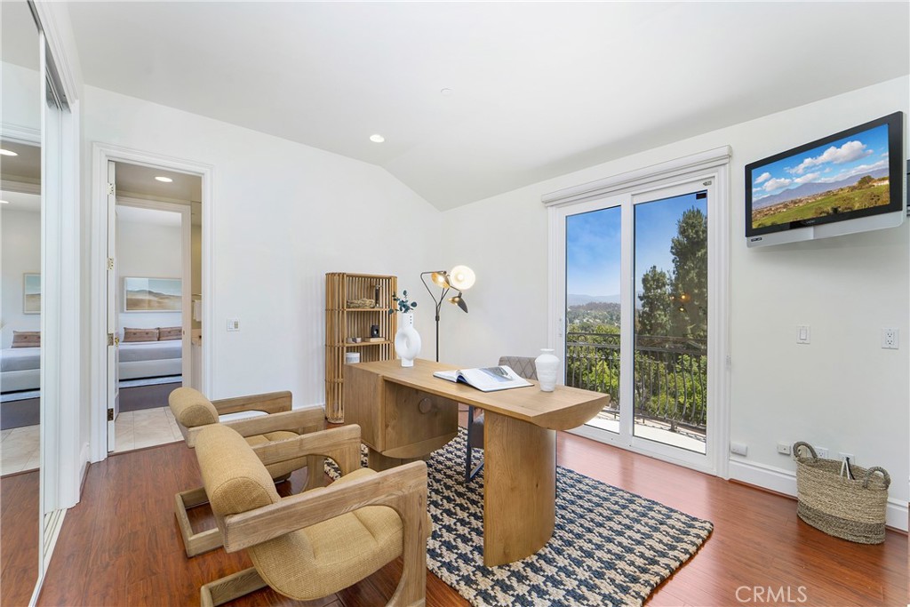4235 E Cerro Villa Drive