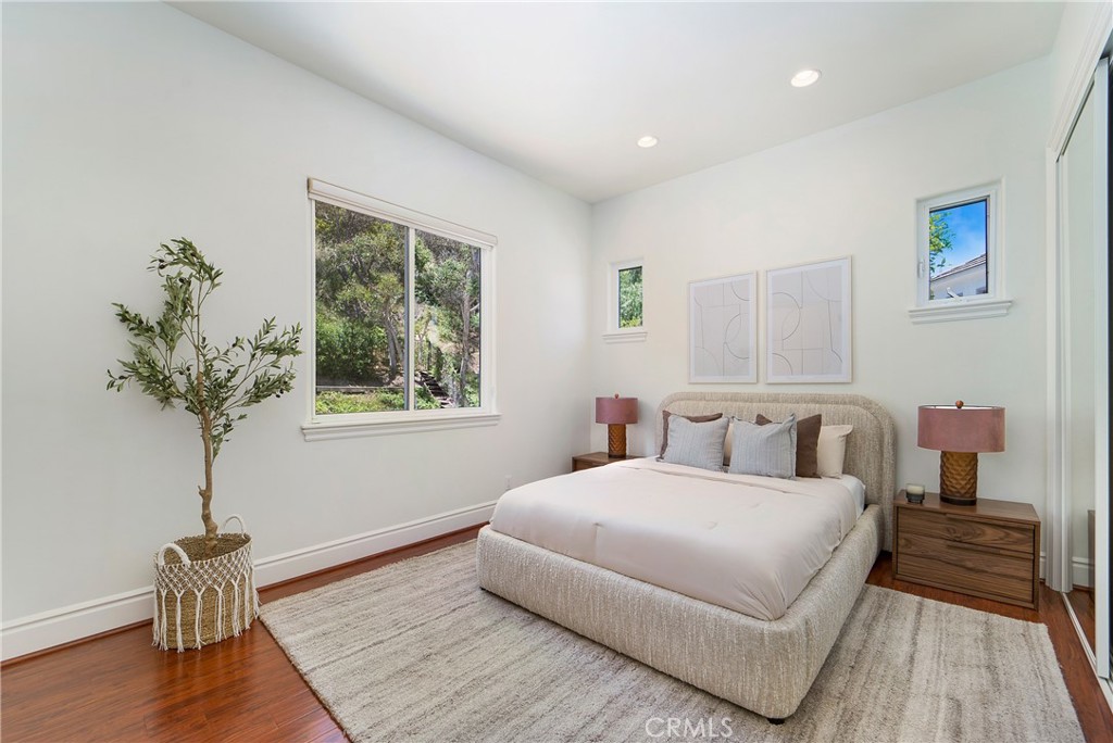 4235 E Cerro Villa Drive