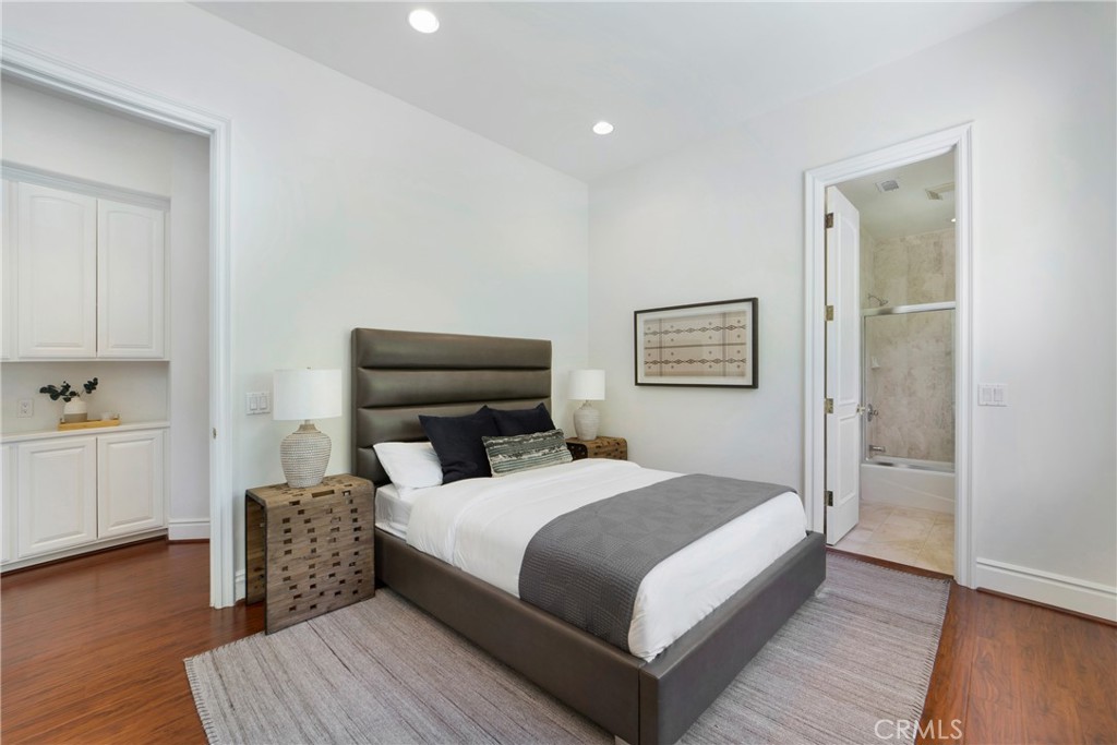 4235 E Cerro Villa Drive