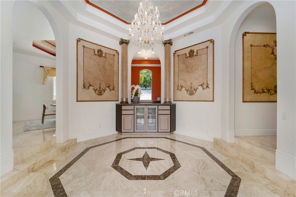 4235 E Cerro Villa Drive