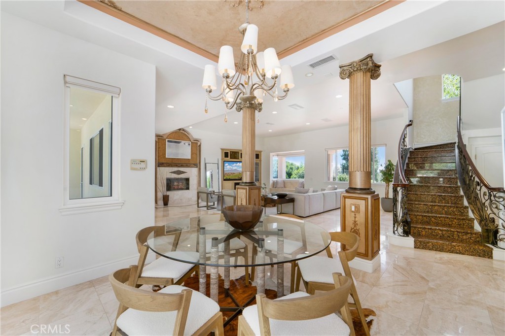 4235 E Cerro Villa Drive