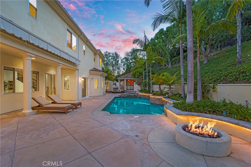 4235 E Cerro Villa Drive