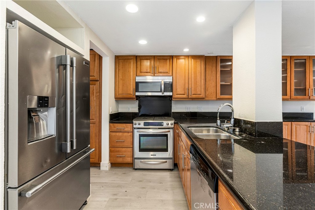 23821 Hillhurst Dr 29