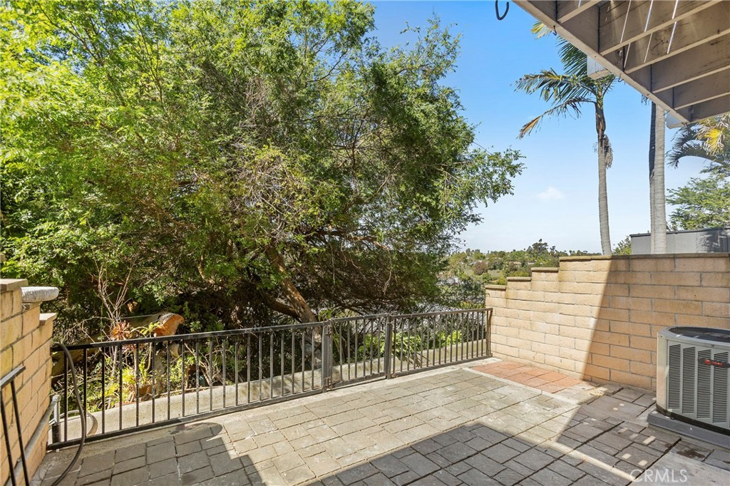 23821 Hillhurst Dr 29