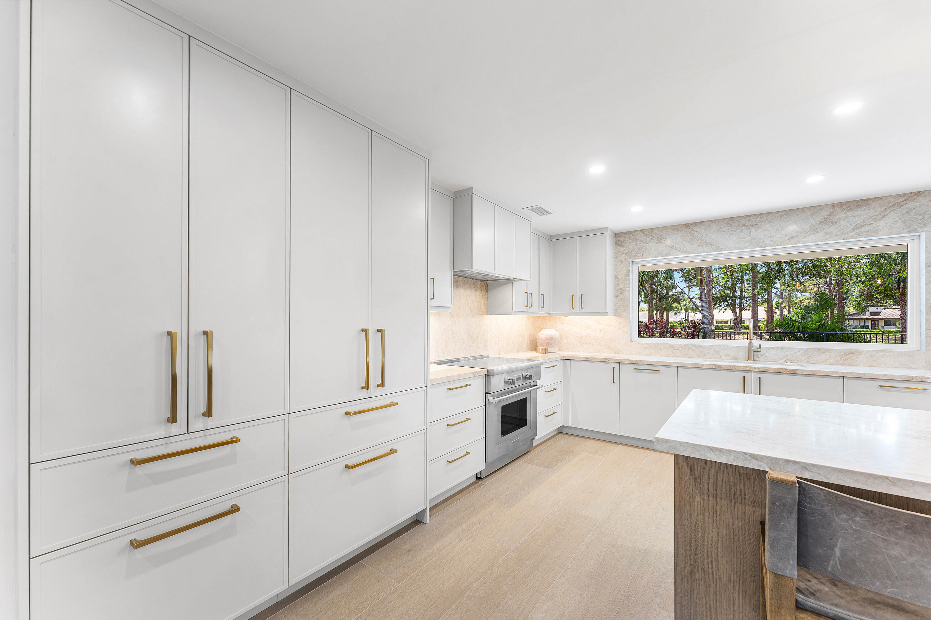 654 W Lakewoode Cir W