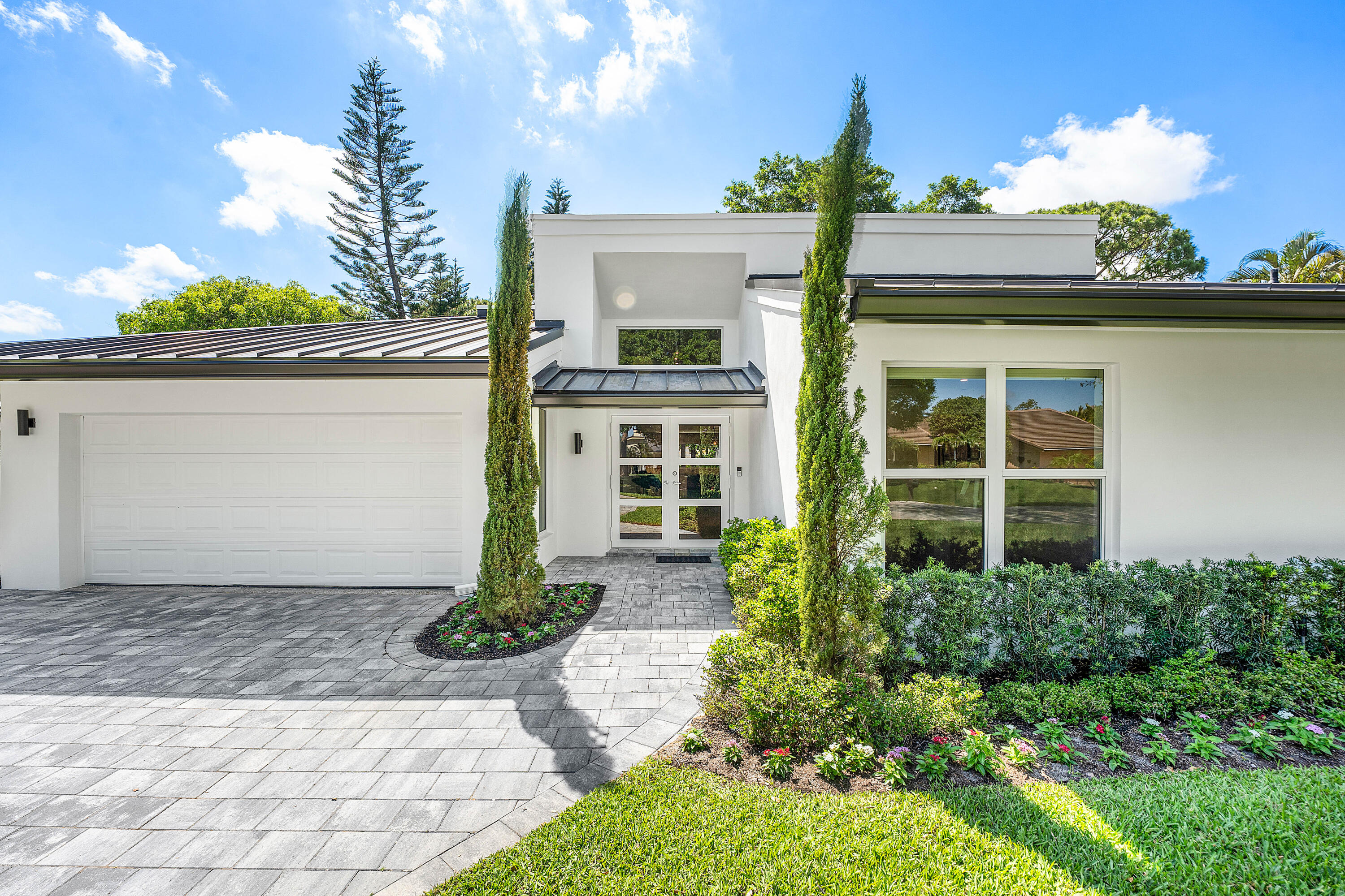 654 W Lakewoode Cir W