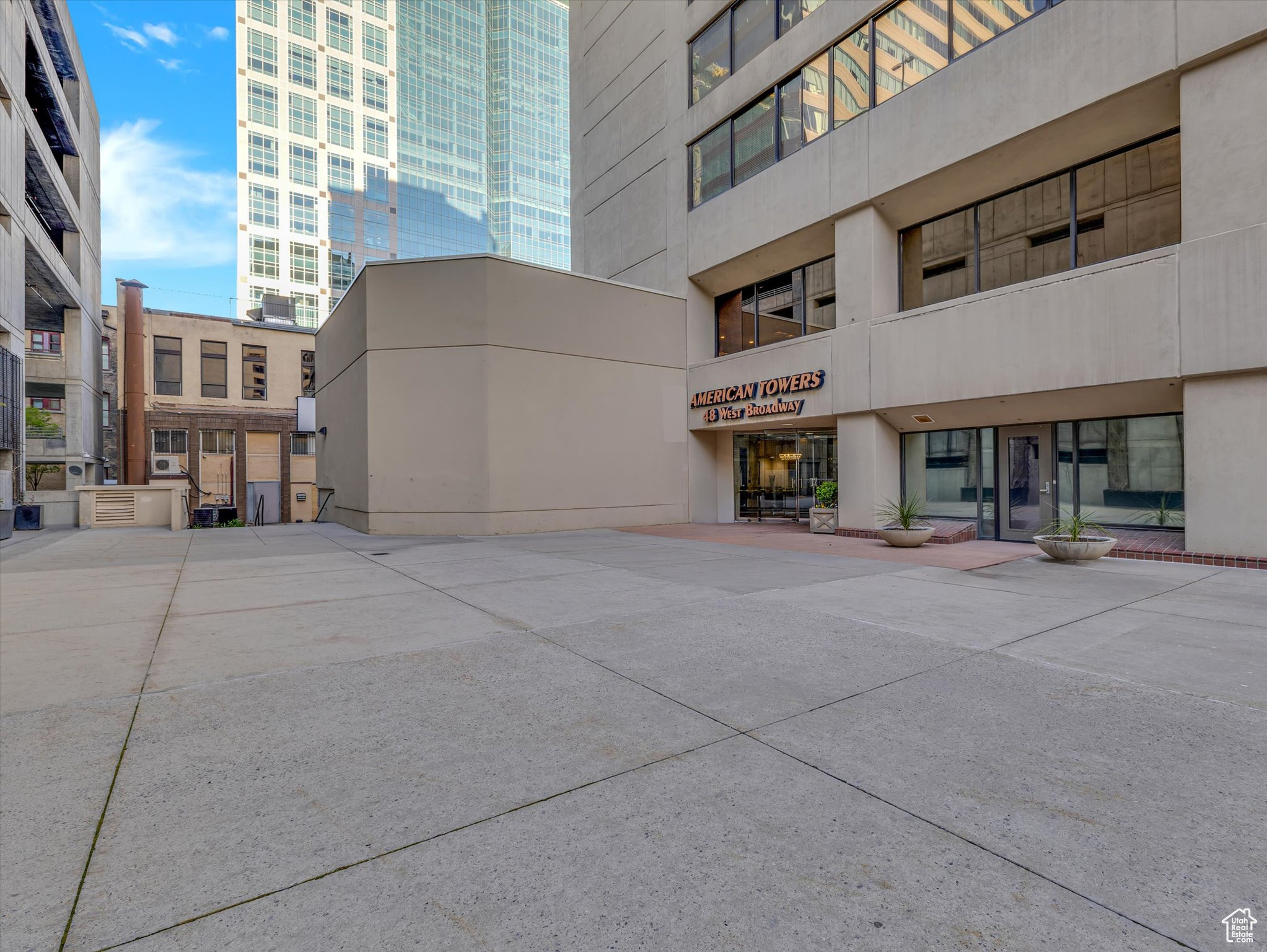 48 W BROADWAY #1401 N