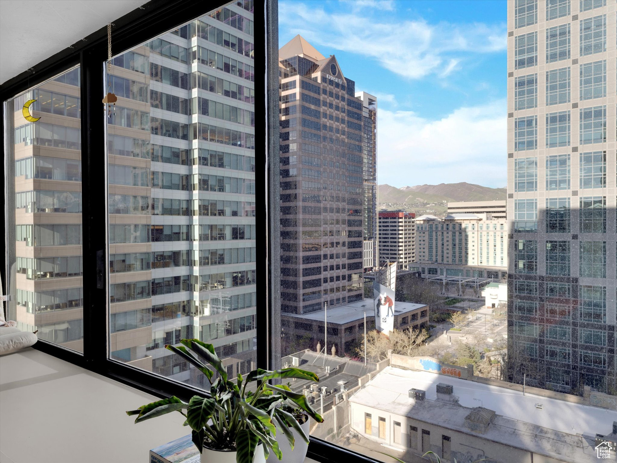 48 W BROADWAY #1401 N