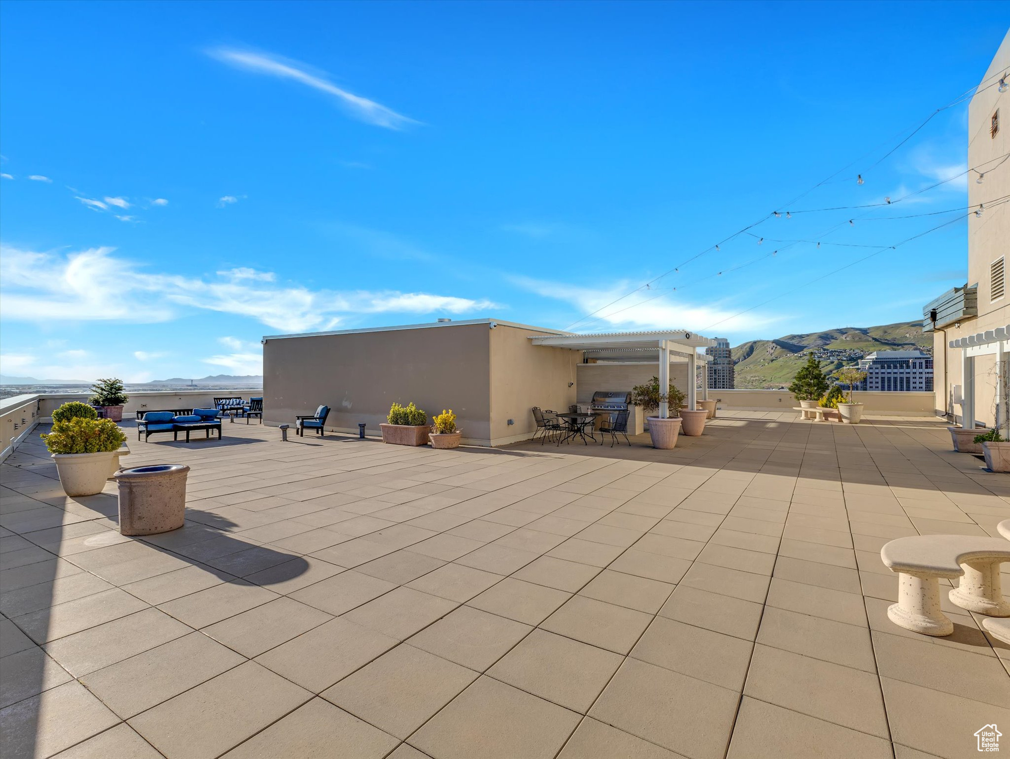 48 W BROADWAY #1401 N