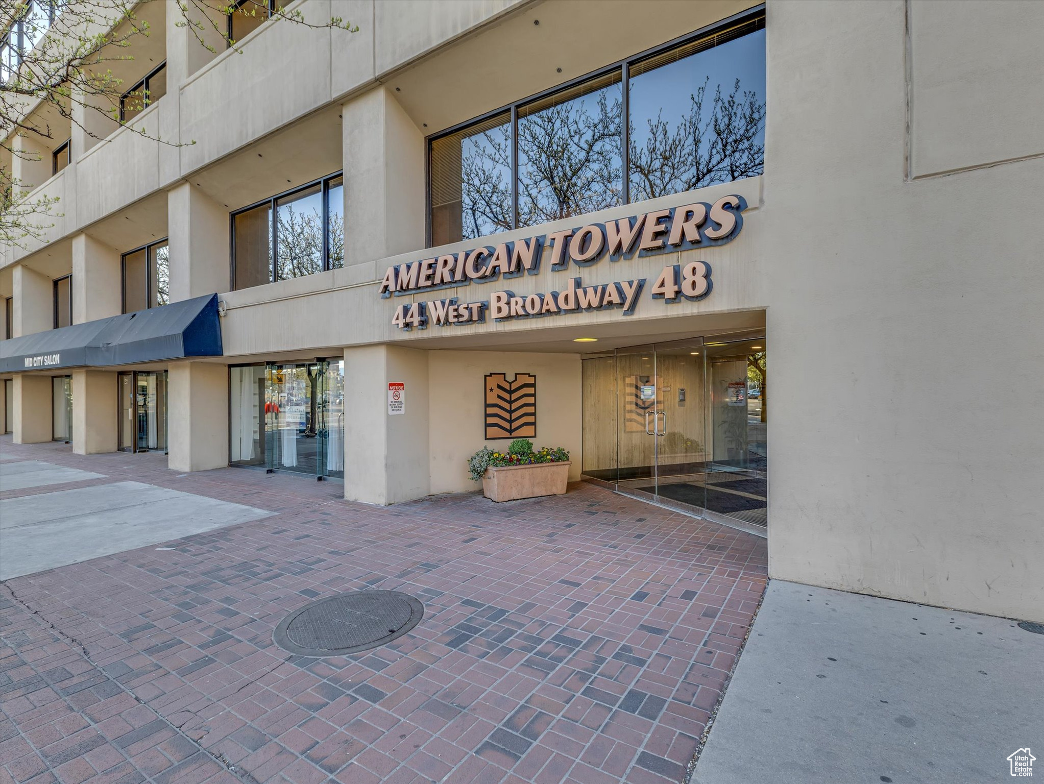 48 W BROADWAY #1401 N