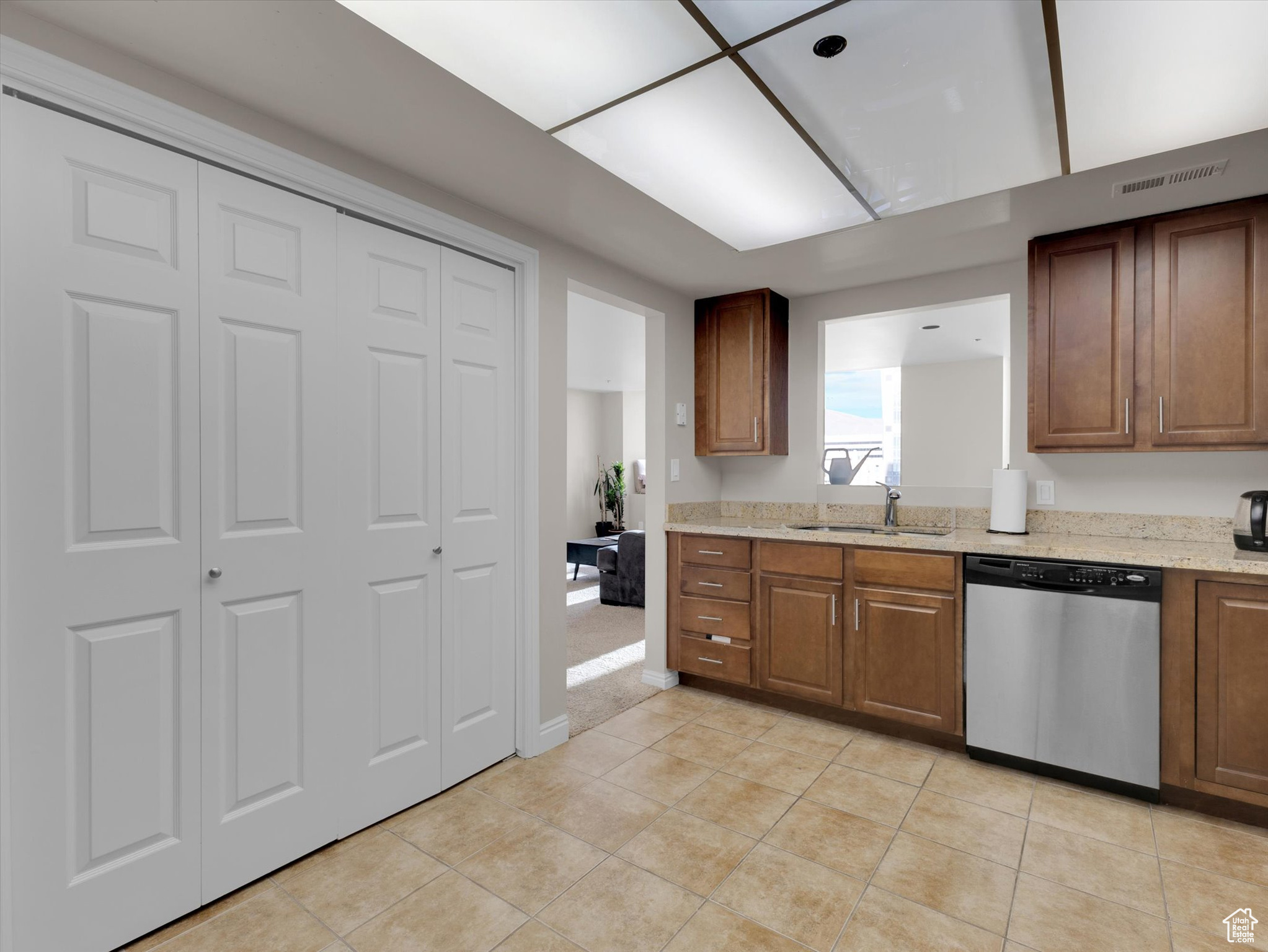 48 W BROADWAY #1401 N