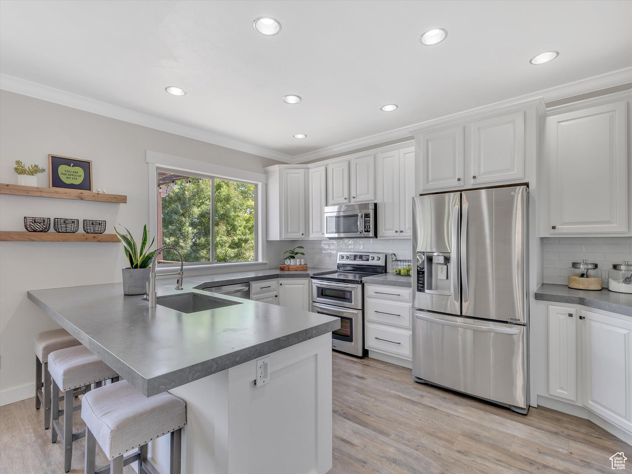 425 E BREW RD