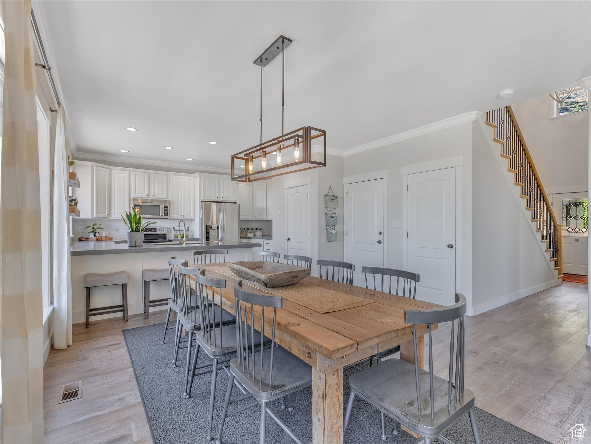 425 E BREW RD