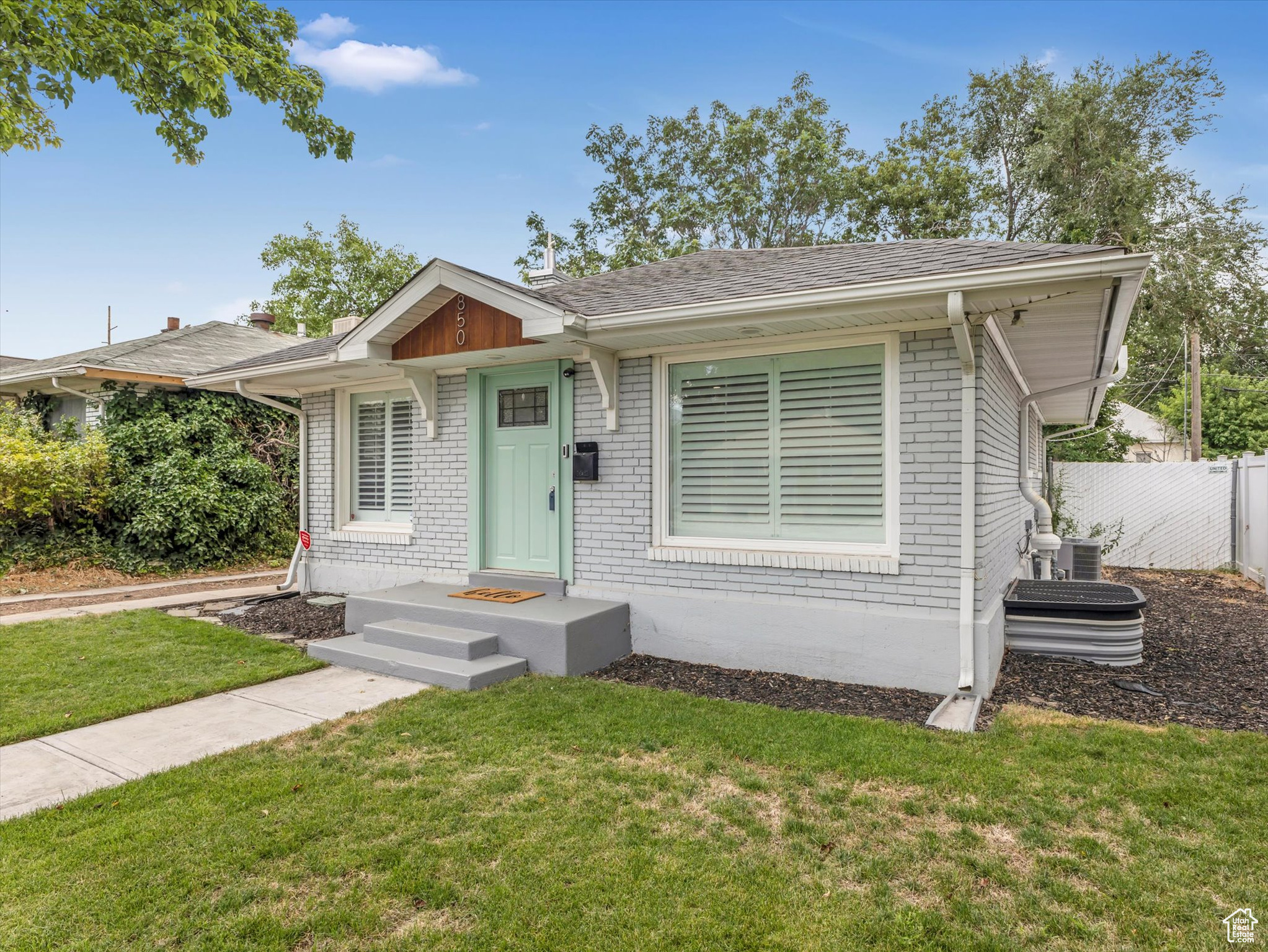 850 E ELM AVE