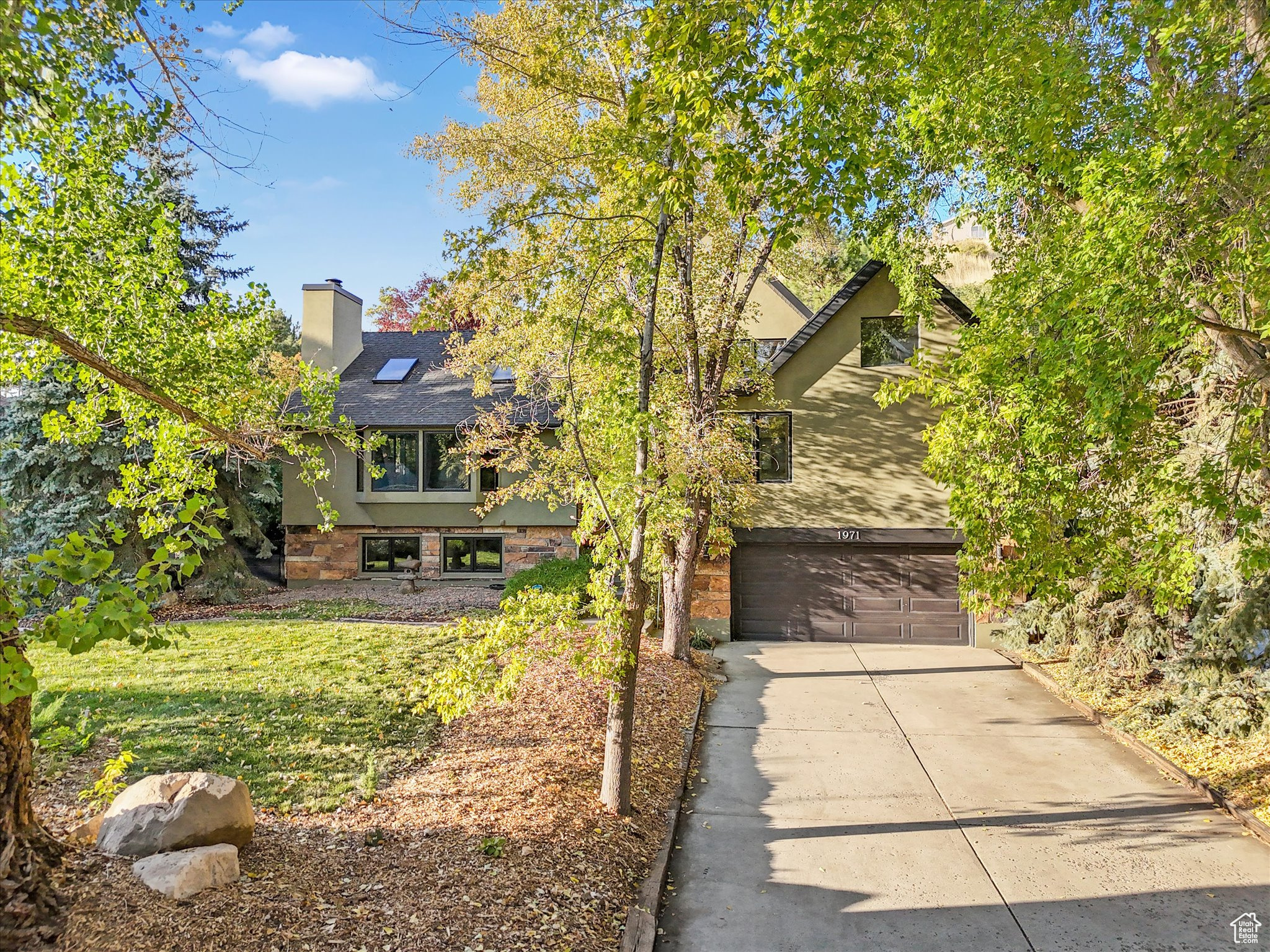 1971 E FOREST CREEK LN