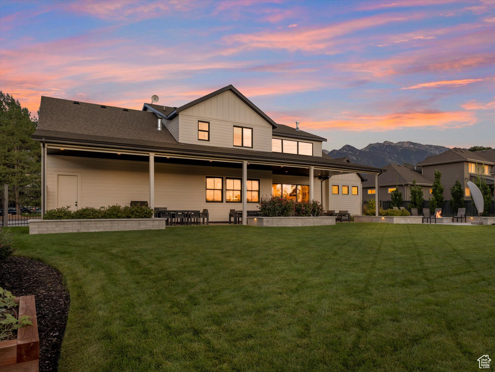 8138 S WILLOW CREEK CV