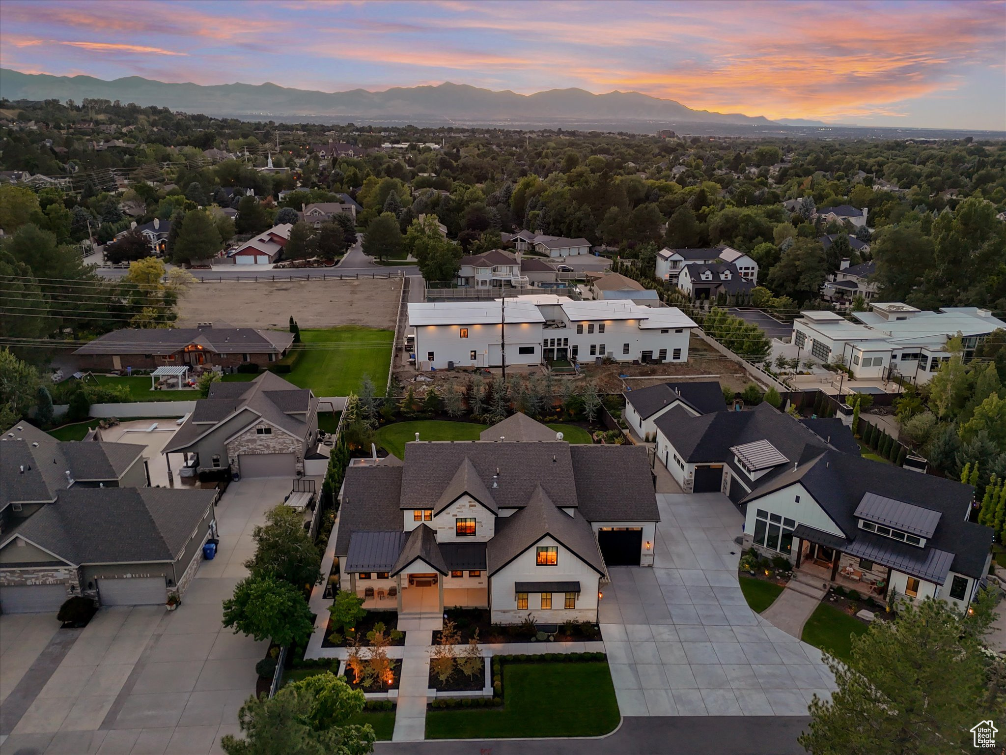 8138 S WILLOW CREEK CV