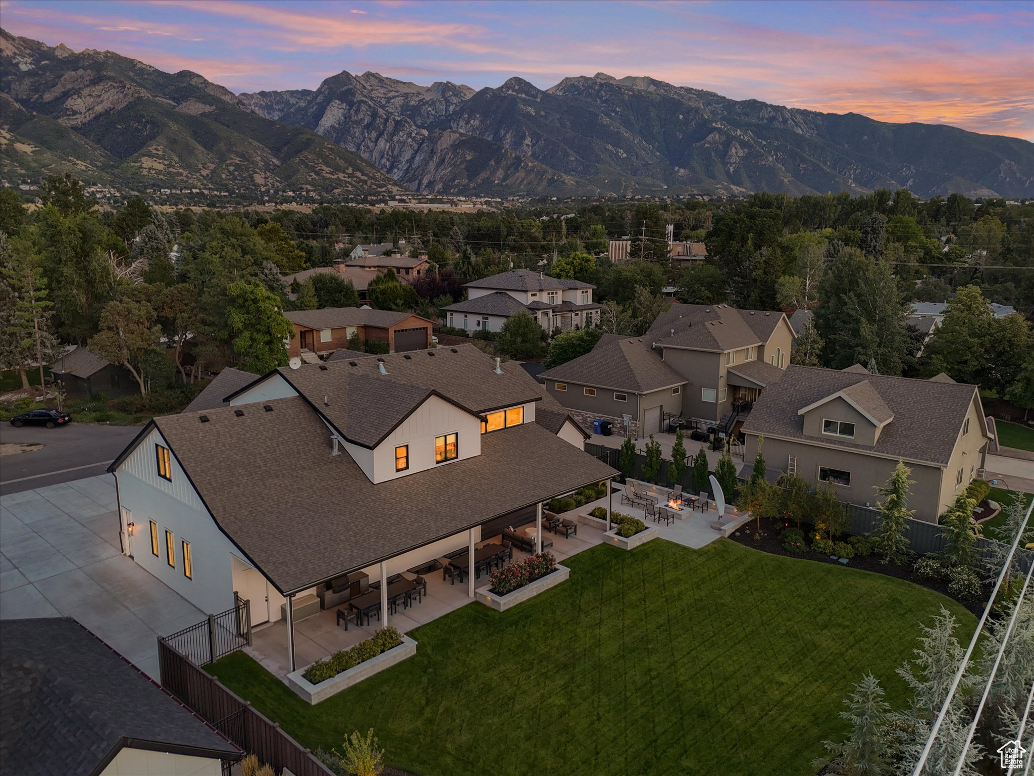 8138 S WILLOW CREEK CV