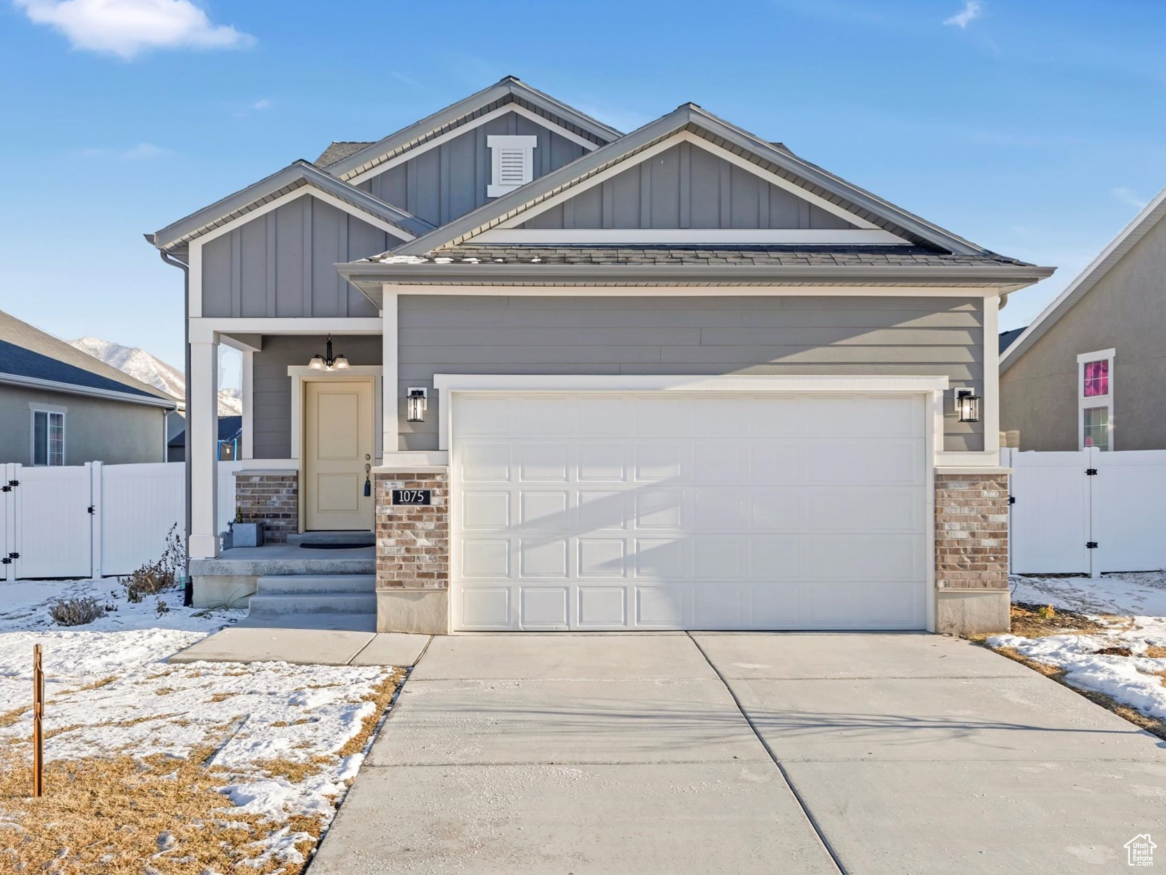1075 W SAGEWOOD DR