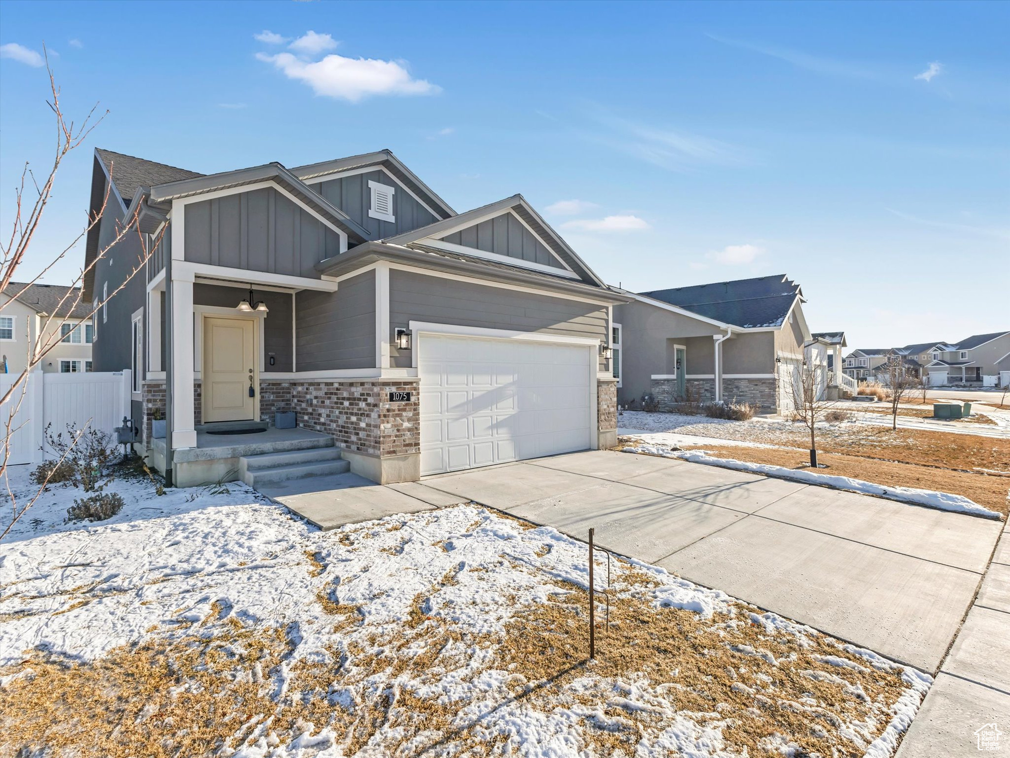 1075 W SAGEWOOD DR