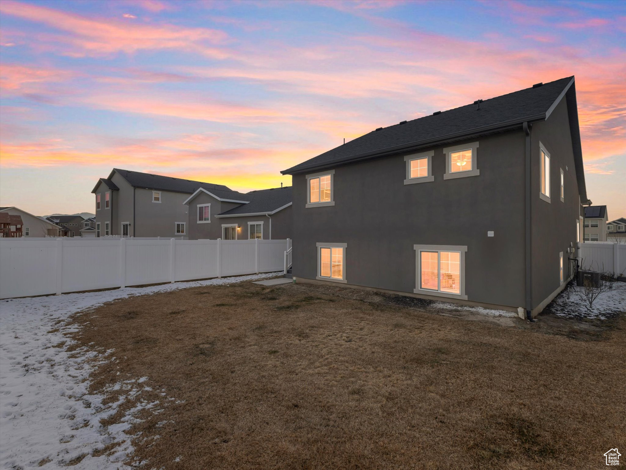 1075 W SAGEWOOD DR