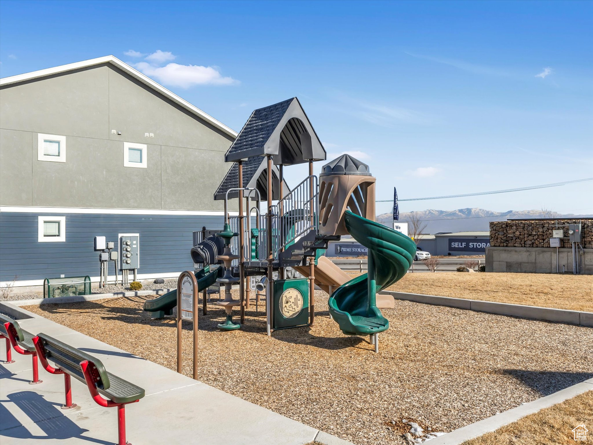 3905 S SILVER BANK DR