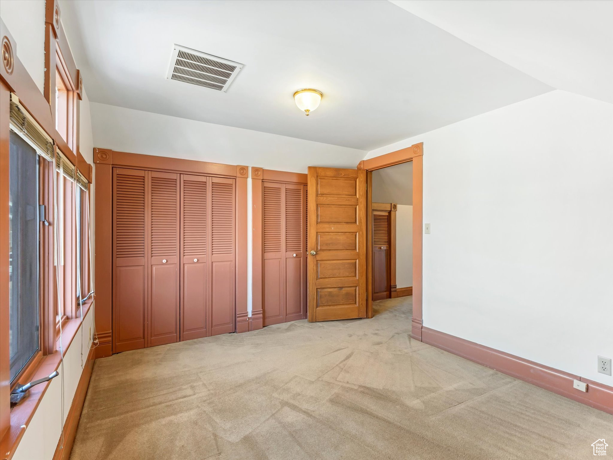 1137 E 3RD AVE