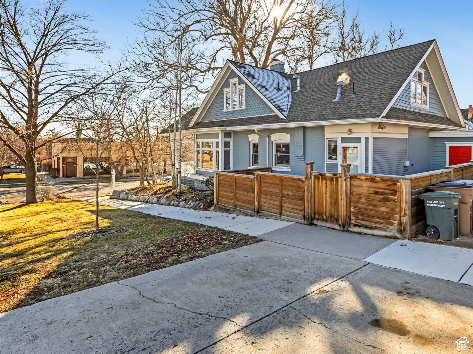 1137 E 3RD AVE