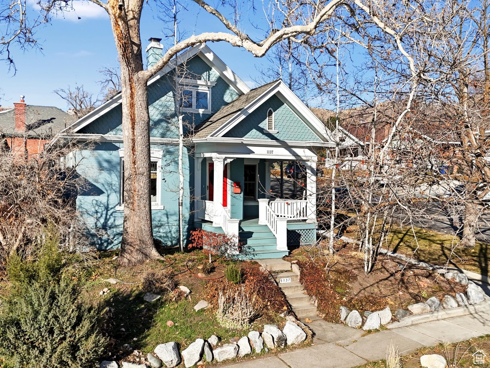 1137 E 3RD AVE