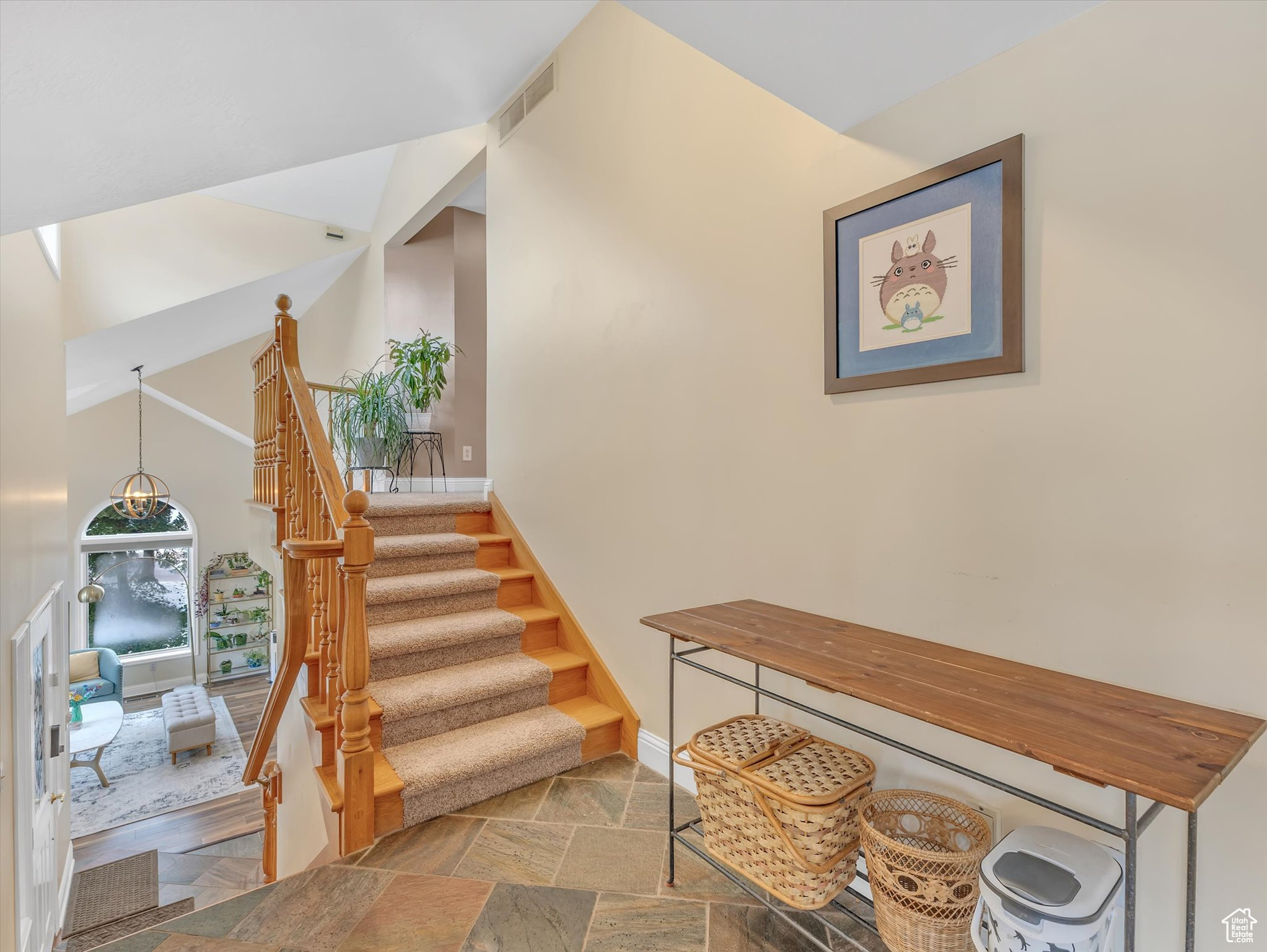 2717 E MORAINE CIR